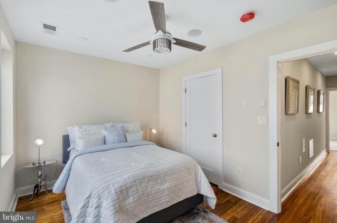 Building Photo - 331 W St NE