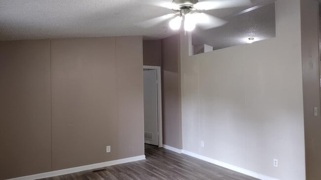 Building Photo - 814 Mercedes Benz Ct