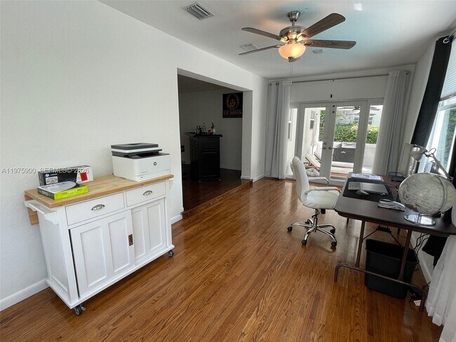 Building Photo - 1420 Baracoa Ave