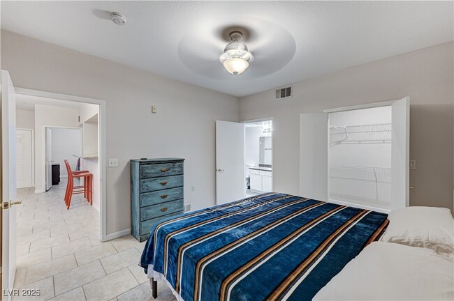 Building Photo - 6650 W Warm Springs Rd