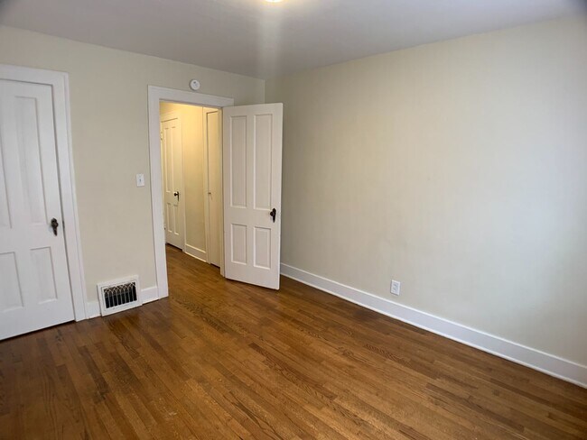 Building Photo - 508 Broadway
