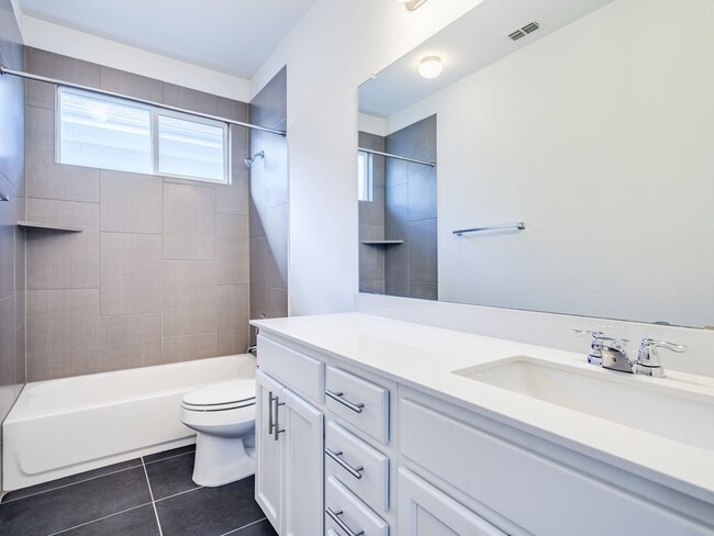 Building Photo - 2215 Capulet St