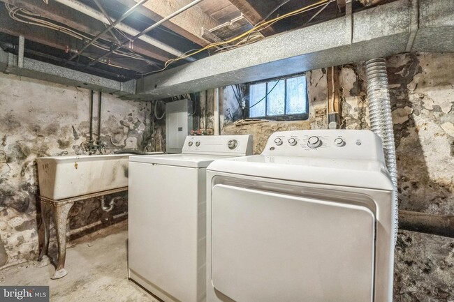 Building Photo - 4031 Pechin St