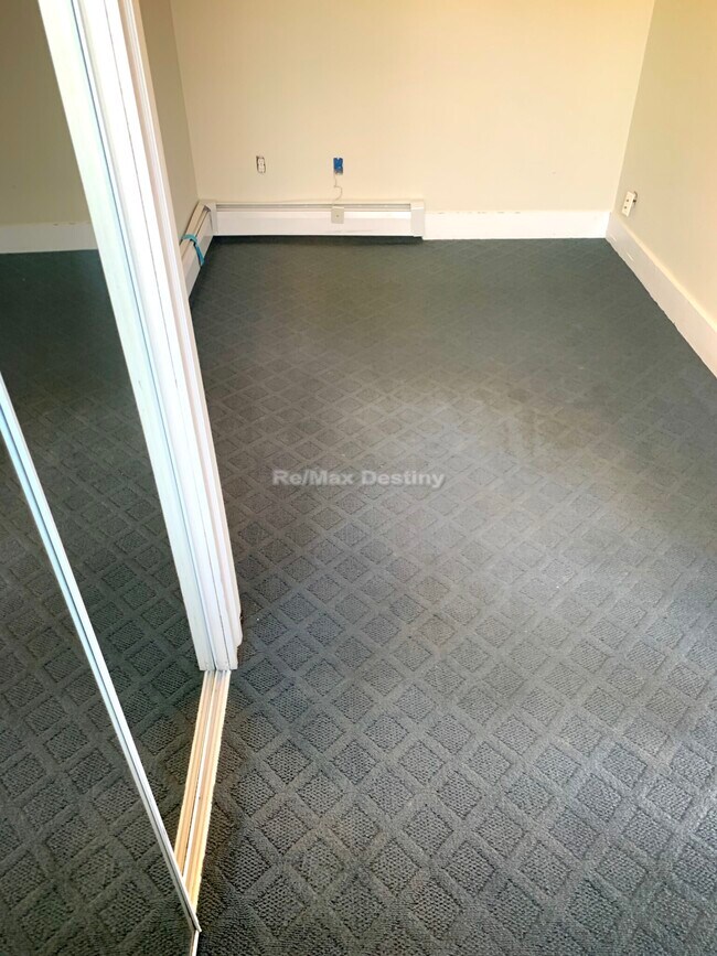 Building Photo - 105 Eutaw St