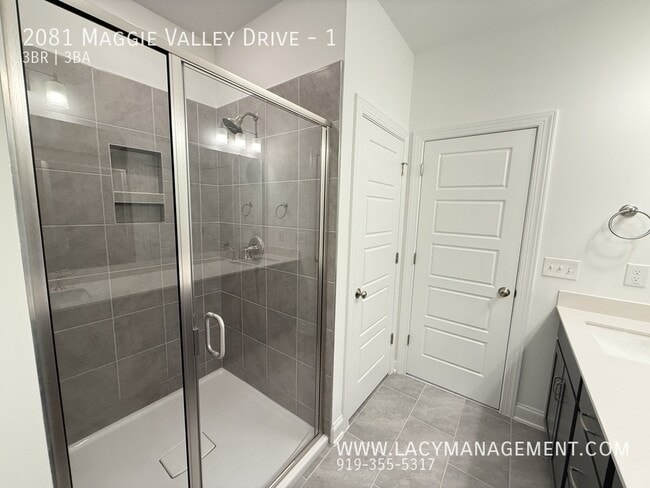 Building Photo - 2081 Maggie Vly Dr