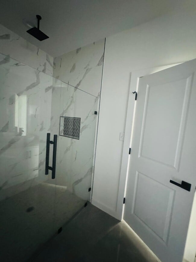 Building Photo - 420 Placido Dr