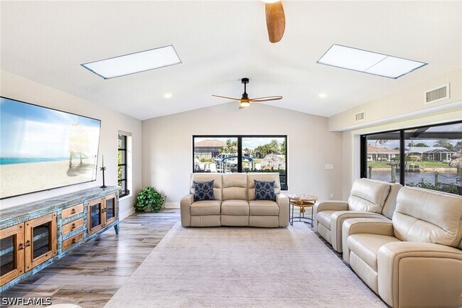 Building Photo - 1911 SE 32nd Terrace