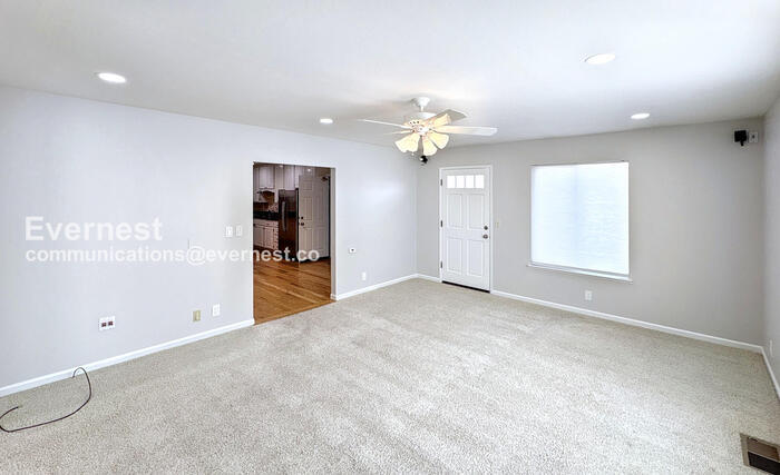 Building Photo - 736 Durshire Way