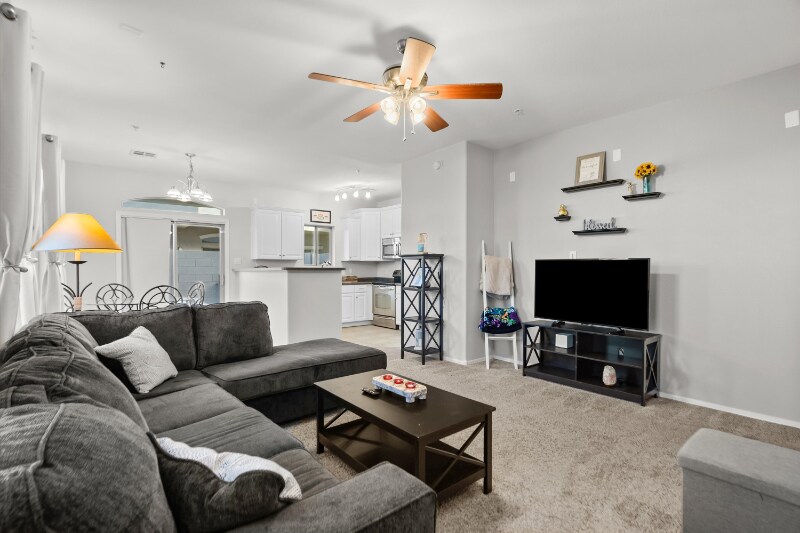 Building Photo - 2150 W Alameda Rd