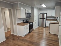 Building Photo - 3 bed 2 bath Newly Renovated Home For Rent