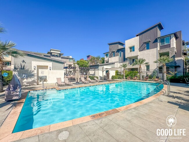 Building Photo - SD: Modern 3BD/3.5BA Townhome in Otay Ranch with Bonus Room, Private Patio & Whole-Home Water Sof...
