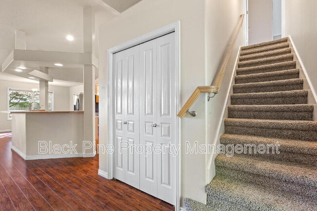 Building Photo - 4017 E Winterberry Dr