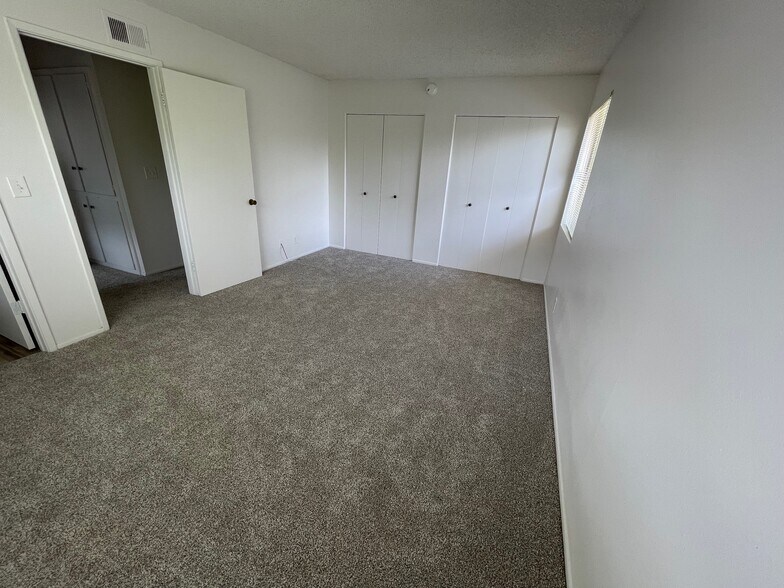 Building Photo - 7369 Elmhurst Pl
