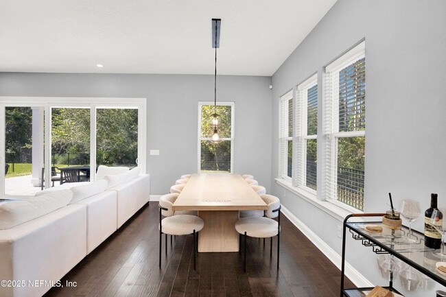 Building Photo - 176 Settler's Landing Dr