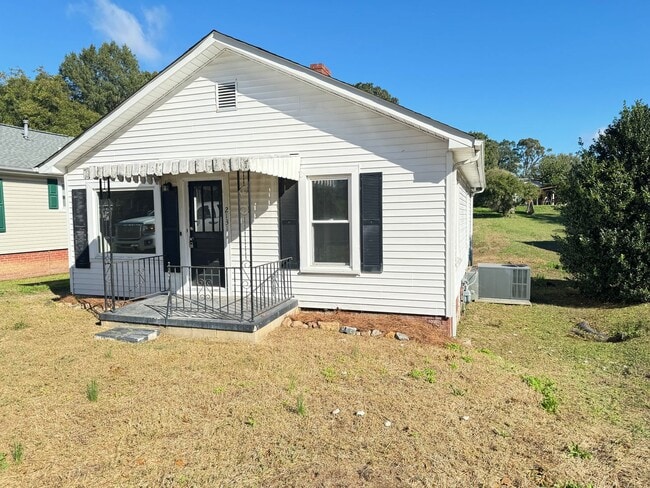 Building Photo - 2bd/1ba House on Lane St near Downtown Kan...