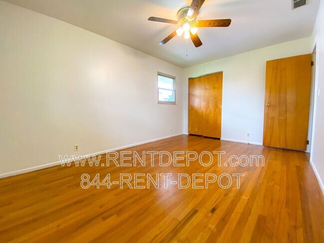 Building Photo - 3701 Sweetser Ave
