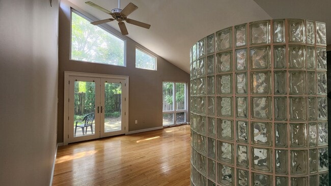 Building Photo - Rare Opportunity In Belle Haven Neighborhood - Yard Work Included in Rent