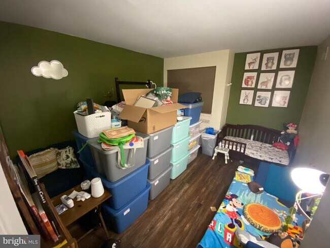 Building Photo - 3850 Woodhaven Rd