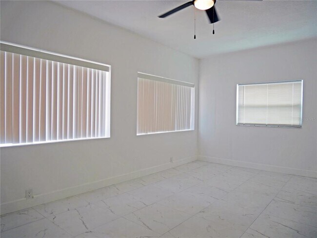 Building Photo - 5014 Dr. M.L.K. Jr St S