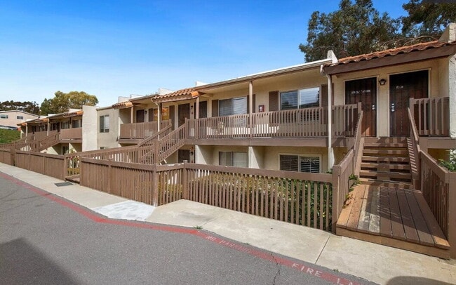 Building Photo - Beautifully Remodeled 1BD/1BA Condo – Pet ...