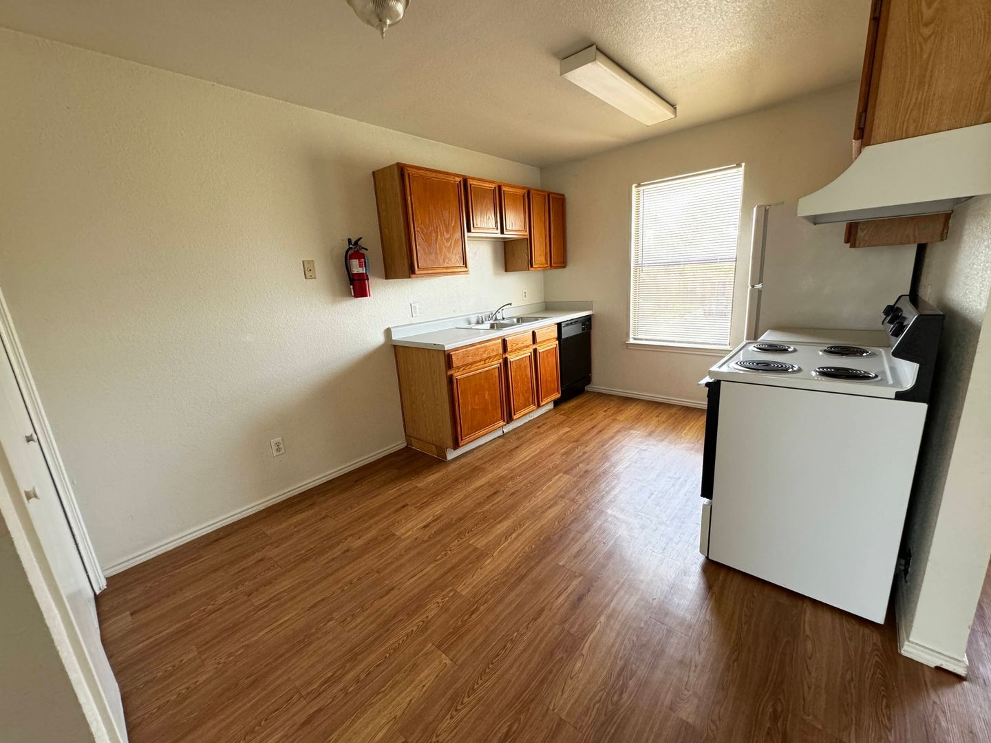 Building Photo - 1904 Windward Dr