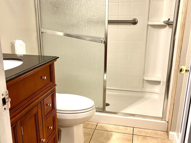 Building Photo - 4 Bedroom Single Family Home in Phoenix