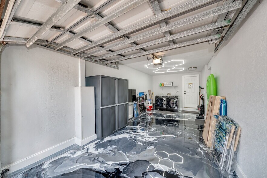 Building Photo - 1512 NE 17th Way