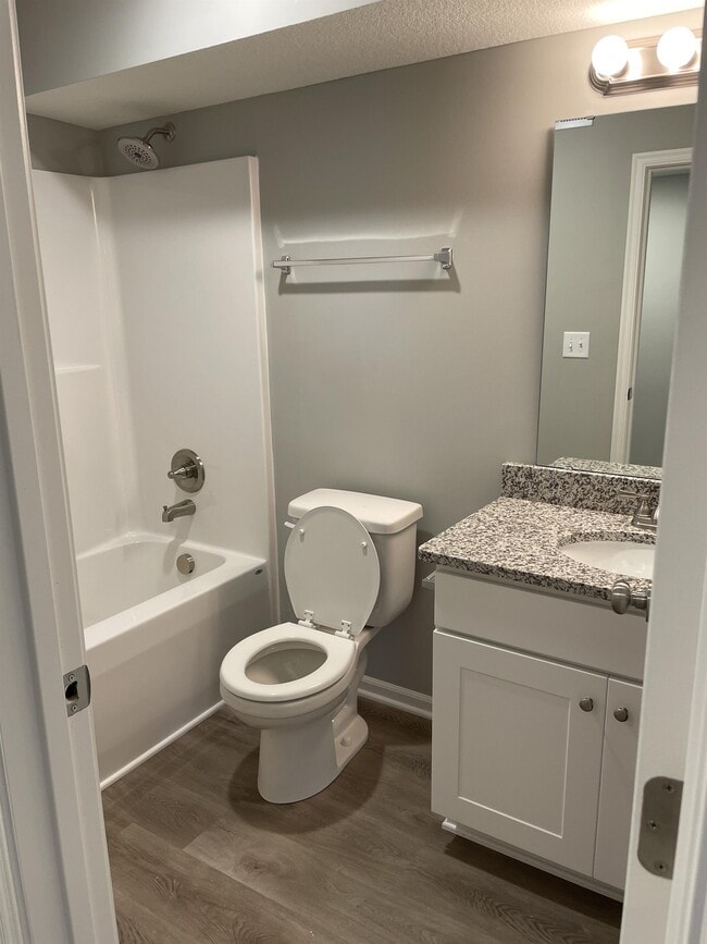 Building Photo - 709 Poplar Cir
