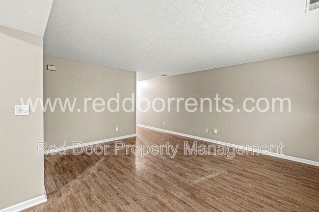 Building Photo - 10857 Cedar Pine Dr