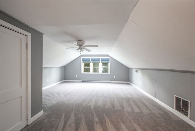 Building Photo - 86 S Rd