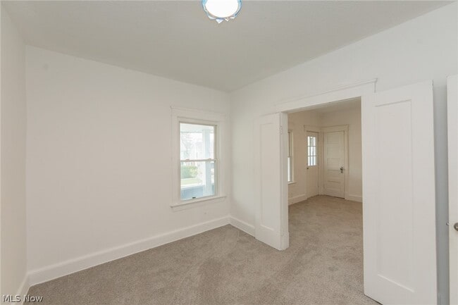 Building Photo - 1519 Ridgewood Ave