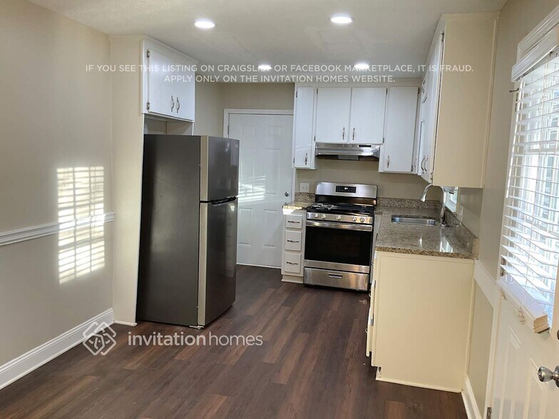 Building Photo - 504 Rivercrest Dr