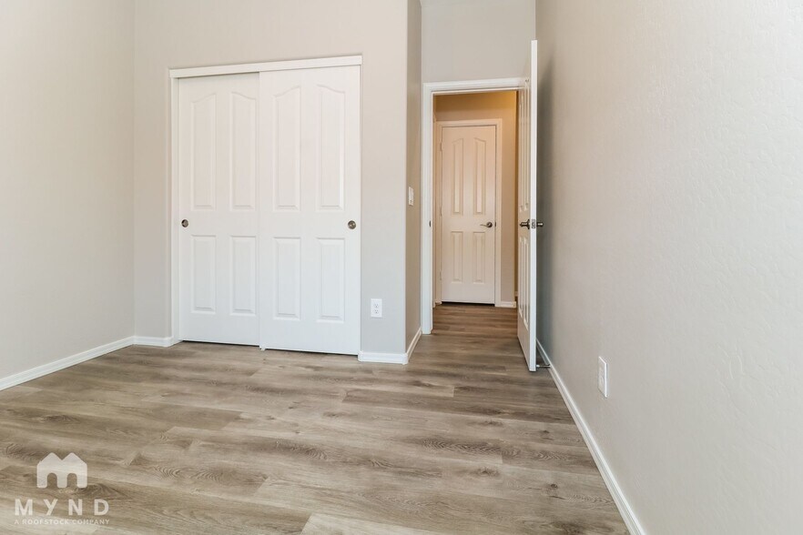 Building Photo - 2745 E Mews Rd