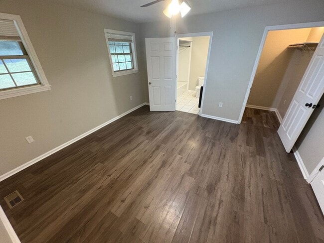 Building Photo - FOR LEASE- SINGLE-FAMILY HOME IN HARTSVILLE!