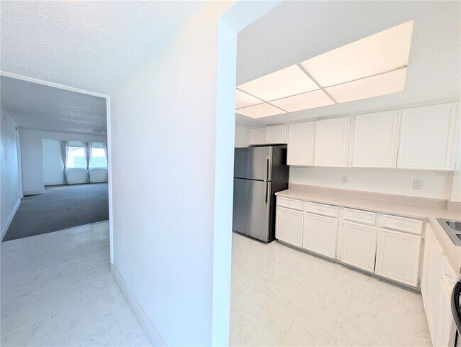 Building Photo - 4129 Lake Bayshore Dr