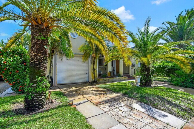 Building Photo - 124 S Palmway