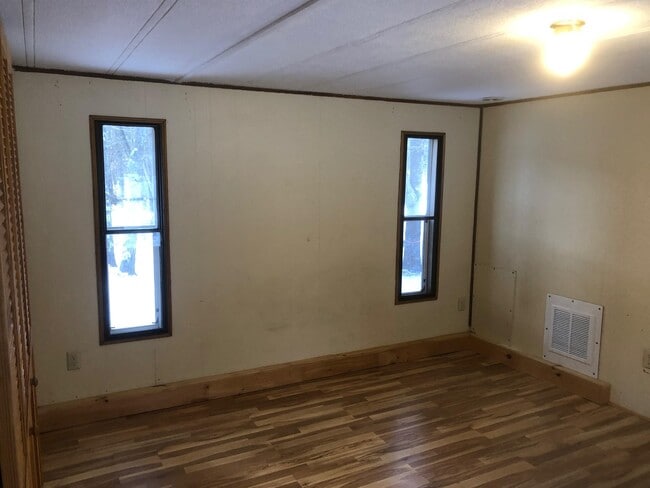 Building Photo - 4 Dunn Ave