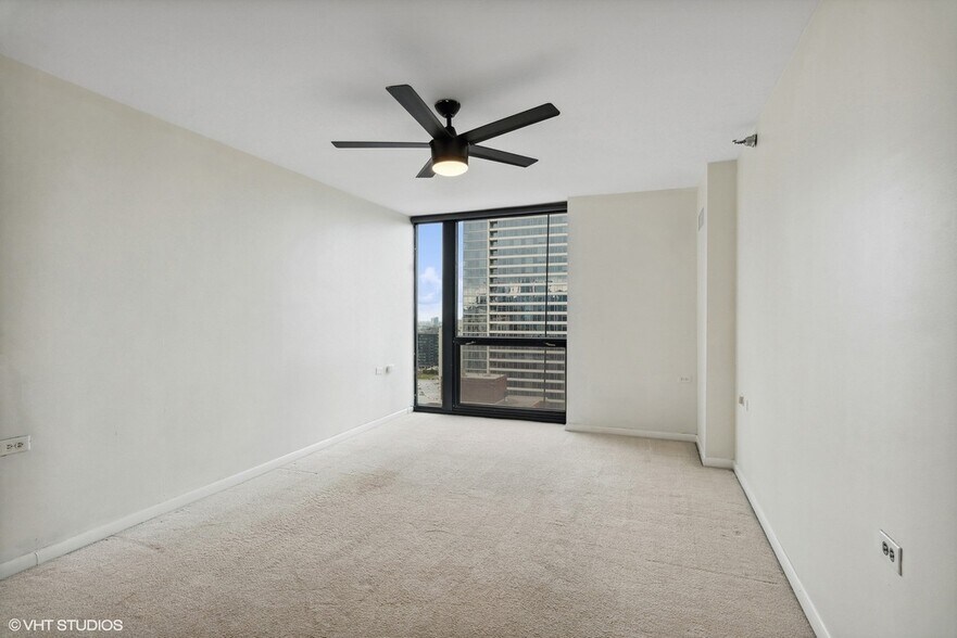Building Photo - 1122 N Clark St