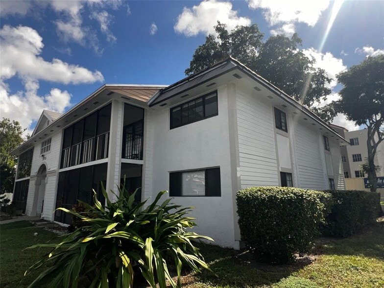 Building Photo - 18815 NW 62nd Ave