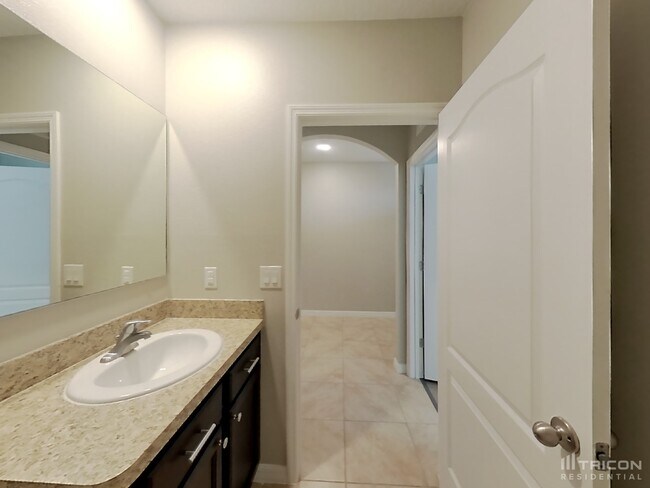 Building Photo - 5994 Churchill Square Way