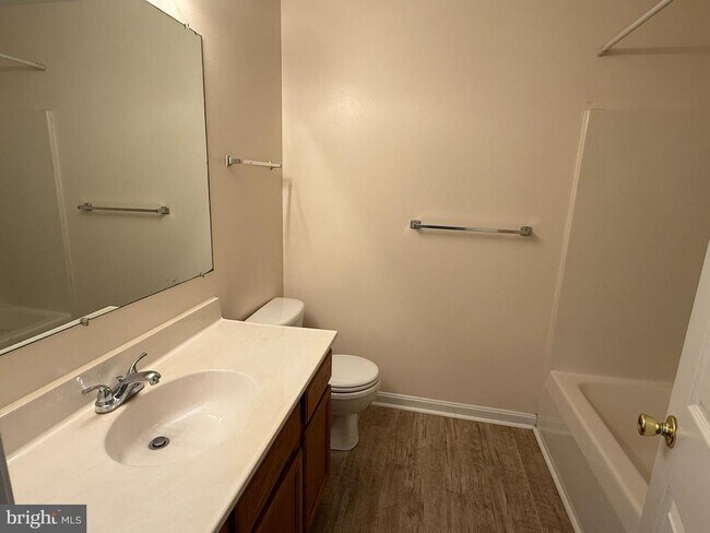 Building Photo - 1183 River Bend Ct