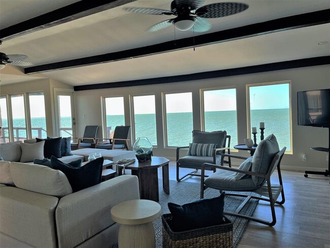 Building Photo - 602 N Shore Dr E