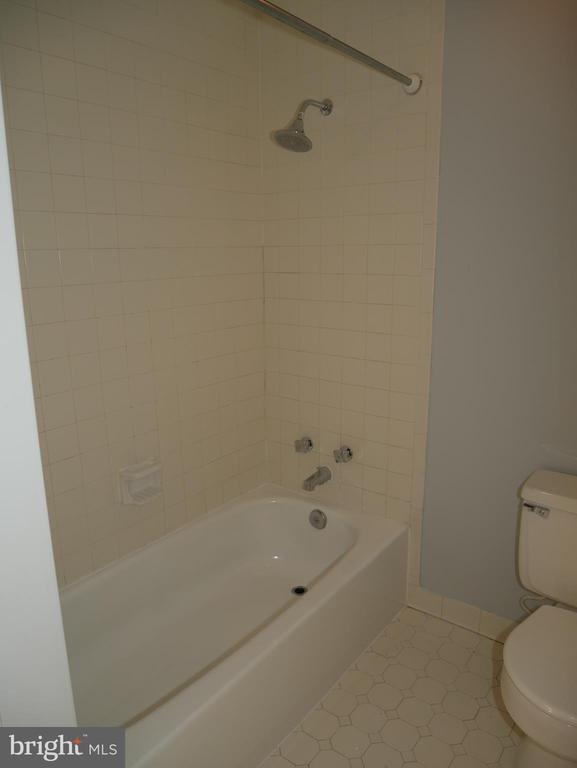 Building Photo - 3045 Federal Hill Dr
