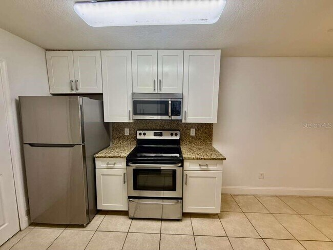 Building Photo - 7630 Pissarro Dr