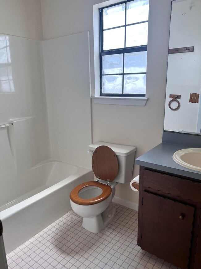 Building Photo - 103 Wedgewood Ct