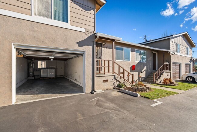 Building Photo - Coastal Comfort in Pleasure Point – Modern 2 Bedroom, 1 Bath