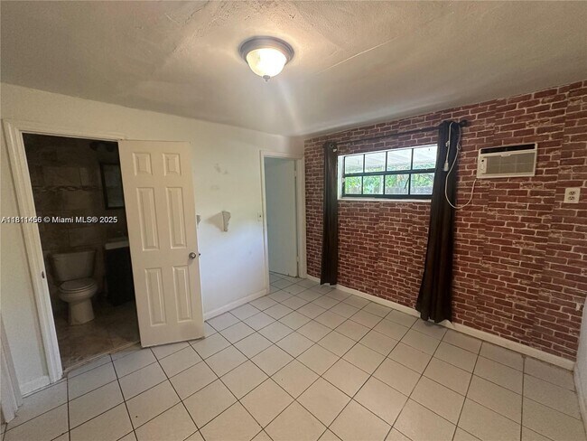 Building Photo - 510 NW 146th St