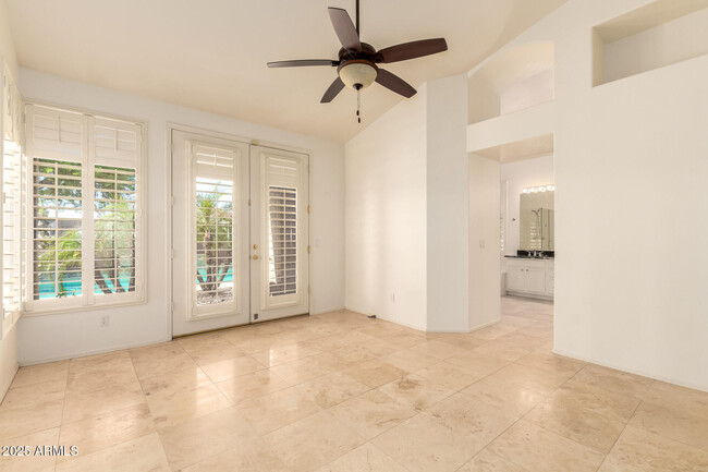Building Photo - 5543 E Blanche Dr