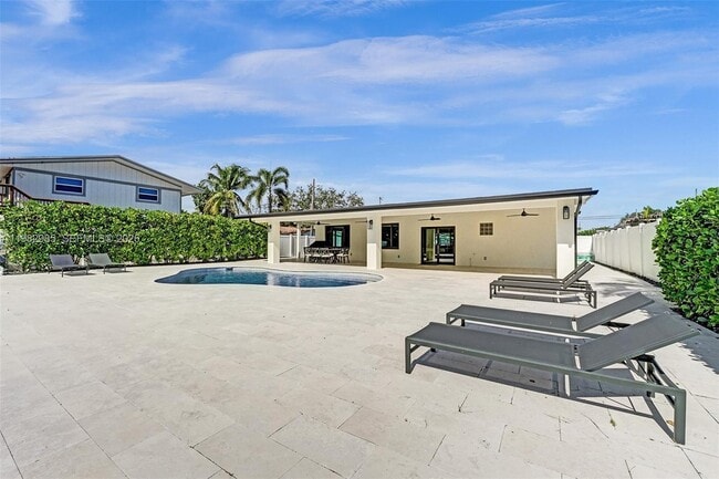 Building Photo - 915 NW 7th St