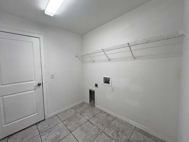 Building Photo - 2908 15th St W